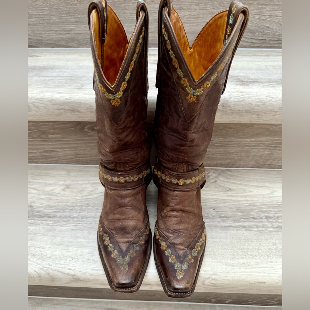 Old Gringo Cowboy Boots with Floral Embroidery - Picture 9 of 16